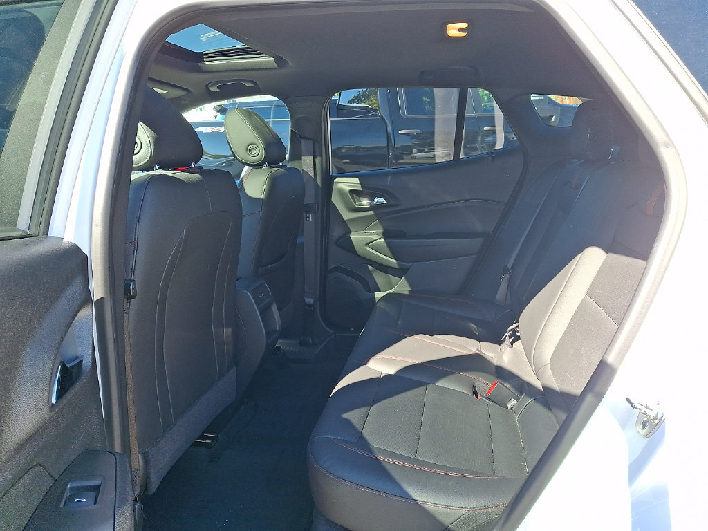 Used 2024 Chevrolet Trax RS w/ Sunroof Package FWD image 12
