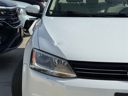 Used 2014 Volkswagen Jetta SE image 3