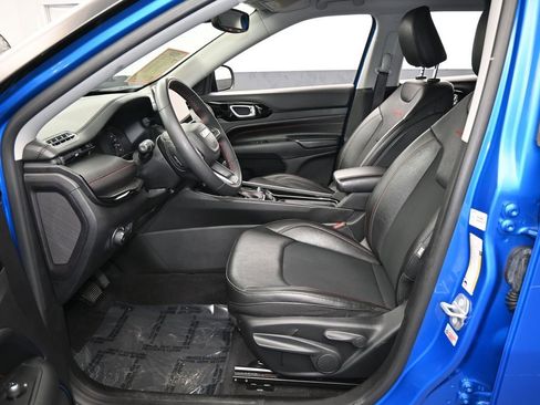 Used 2022 Jeep Compass Trailhawk image 11