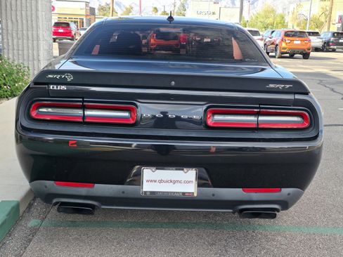 Used 2016 Dodge Challenger SRT Hellcat image 7