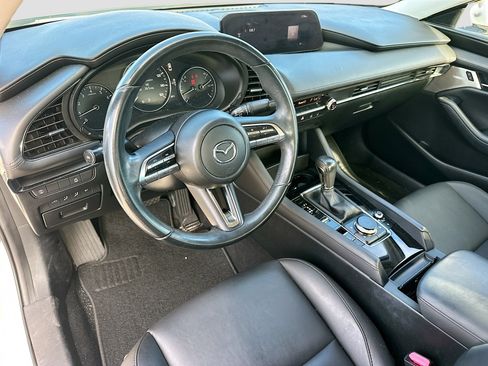 Used 2019 MAZDA MAZDA3 w/Preferred Pkg image 9