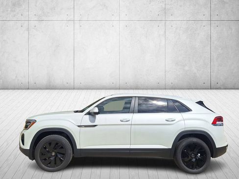 New 2026 Volkswagen Atlas Cross Sport SE image 2