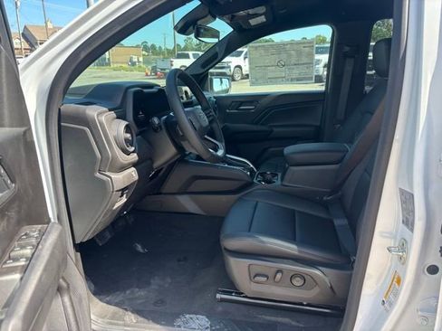 New 2026 Chevrolet Colorado Trail Boss AWD/4WD image 12