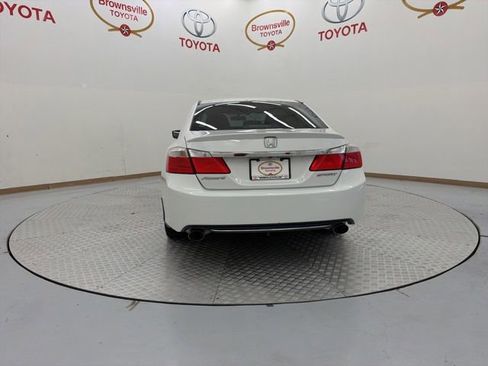 Used 2015 Honda Accord Sport image 7