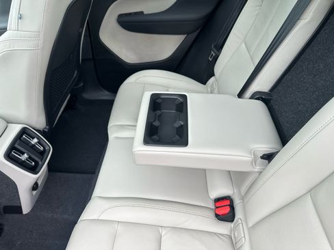 Used 2023 Volvo XC40 B5 Plus w/ Protection Package Premier AWD/4WD image 25