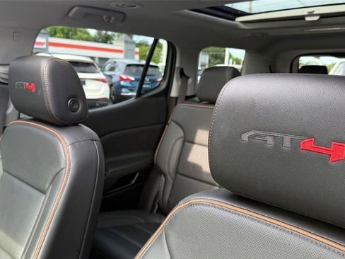 Used 2023 GMC Acadia AT4 w/ Technology Package AWD/4WD image 31