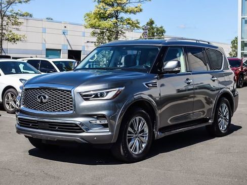 Used 2018 INFINITI QX80 4WD w/ Driver Assistance Package image 9