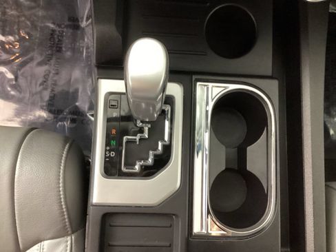 Used 2014 Toyota Tundra Limited w/ Limited Premium Package AWD/4WD image 19
