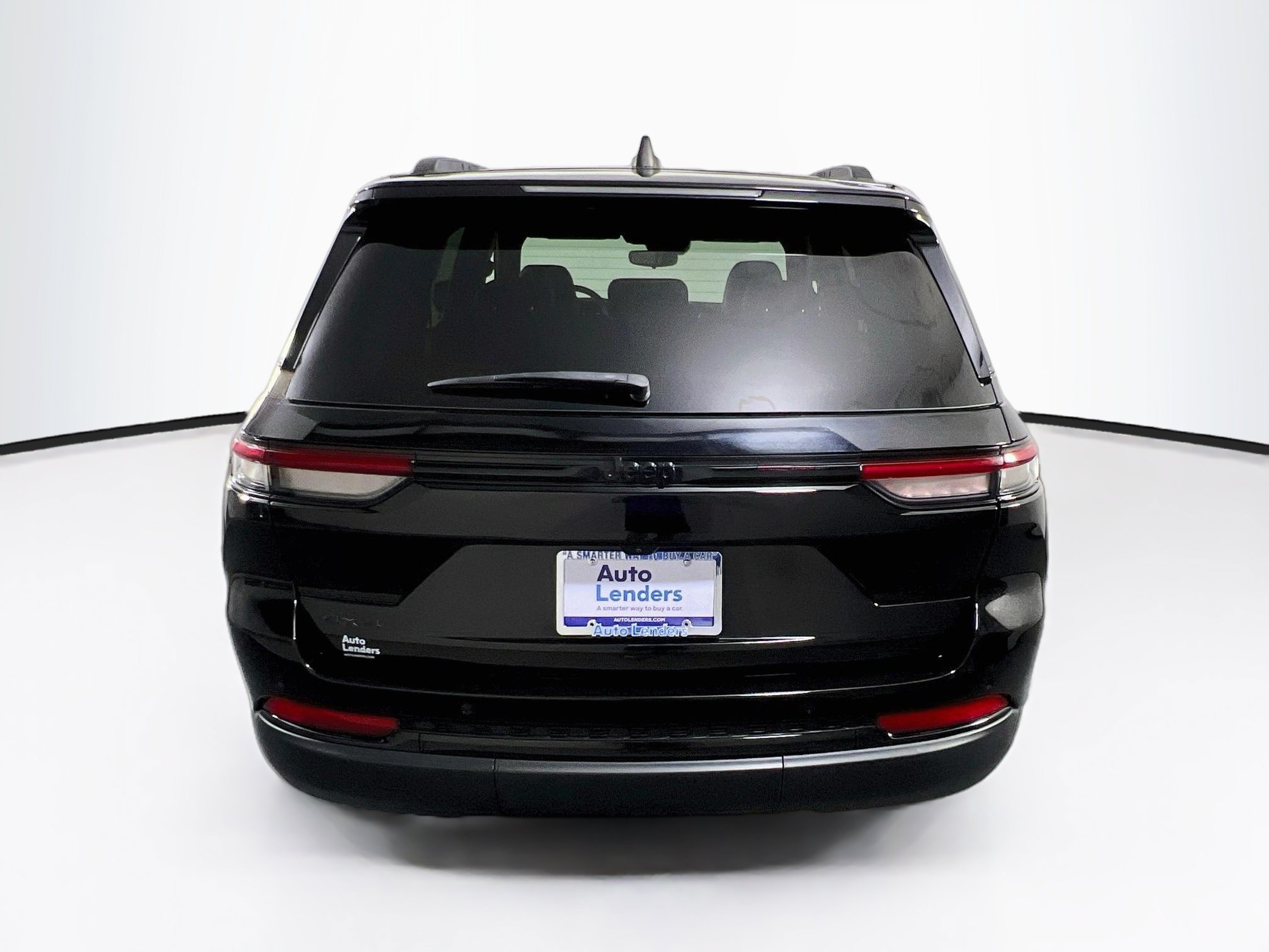 Used 2023 Jeep Grand Cherokee Altitude AWD/4WD image 6
