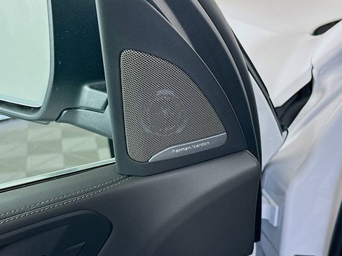 New 2026 BMW X5 xDrive40i w/ Climate Comfort Package image 25