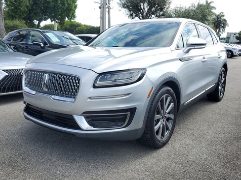 Used 2019 Lincoln Nautilus Select image 3