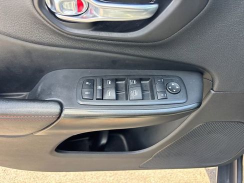 Used 2021 Jeep Cherokee Trailhawk w/ Sun, Sound & Nav Group AWD/4WD image 16