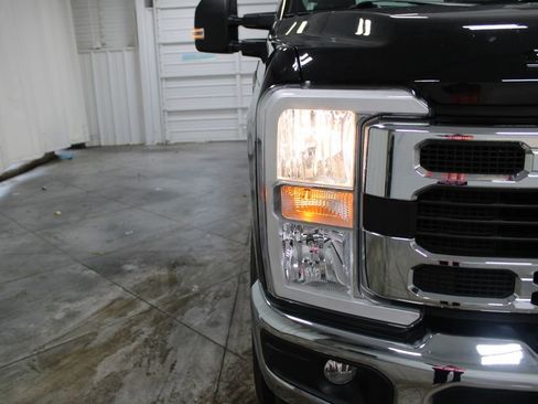 Used 2024 Ford F250 XLT image 12