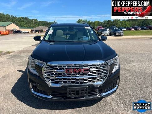 Used 2023 GMC Terrain Denali w/ Denali Premium Package AWD/4WD image 9