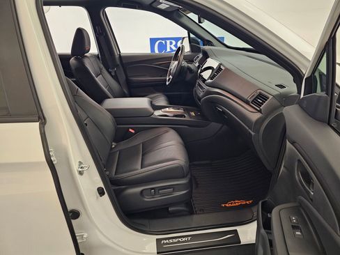 Used 2025 Honda Passport TrailSport image 29