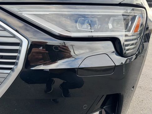 Used 2021 Audi e-tron Premium Plus w/ Premium Plus Package image 14