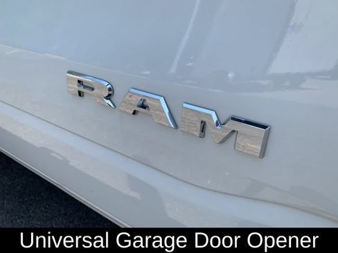 Used 2022 RAM 1500 Big Horn AWD/4WD image 17