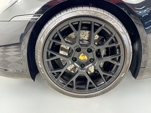 Certified 2024 Porsche 911 Targa 4S w/ Sport Package image 25
