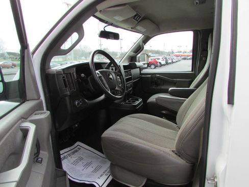 Used 2017 Chevrolet Express 3500 LT w/ LT Preferred Equipment Group RWD image 7