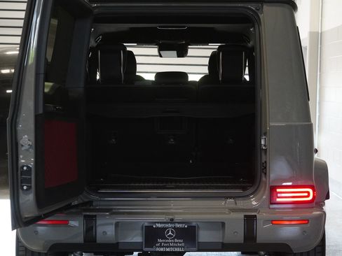 Used 2025 Mercedes-Benz G 550 image 31