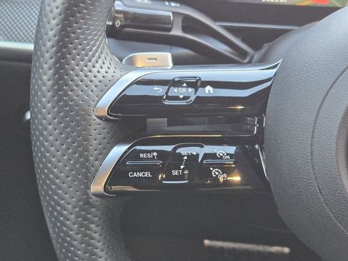 Used 2024 Mercedes-Benz GLC 300 4MATIC image 34