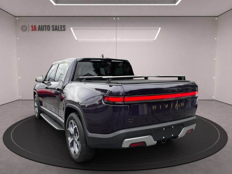 Used 2024 Rivian R1T Adventure Dual AWD/4WD image 3