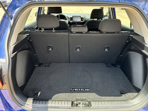 Used 2020 Hyundai Venue SEL w/ Convenience Package FWD image 9