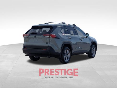 Used 2022 Toyota RAV4 XLE w/ Convenience Package AWD/4WD image 7