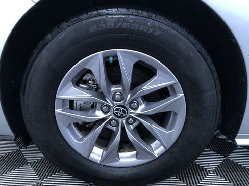 Used 2021 Toyota Sienna XLE image 16