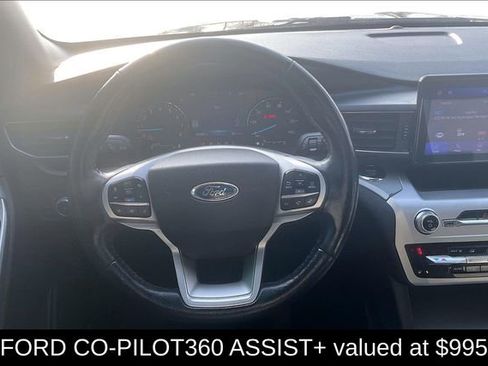 Used 2022 Ford Explorer XLT w/ Equipment Group 202A image 6