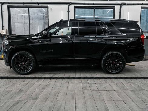 Used 2023 GMC Yukon SLT w/ SLT Premium Package image 4