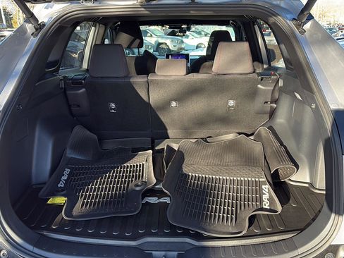 Used 2024 Toyota RAV4 SE image 28