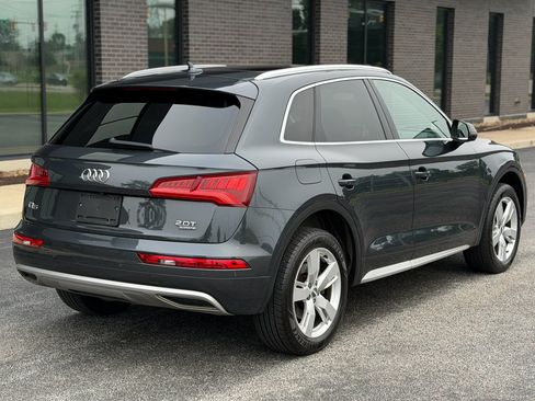 Used 2018 Audi Q5 2.0T Premium Plus w/ Premium Plus Package AWD/4WD image 2