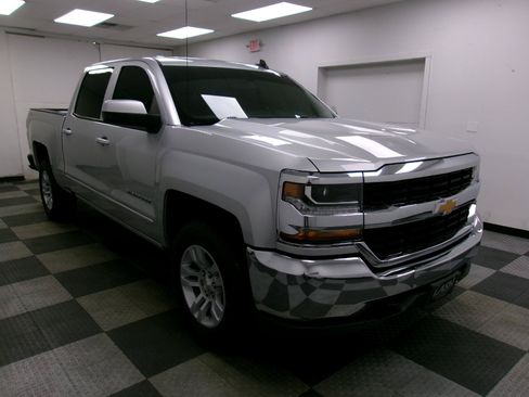 Used 2017 Chevrolet Silverado 1500 LT w/ Trailering Package AWD/4WD image 12