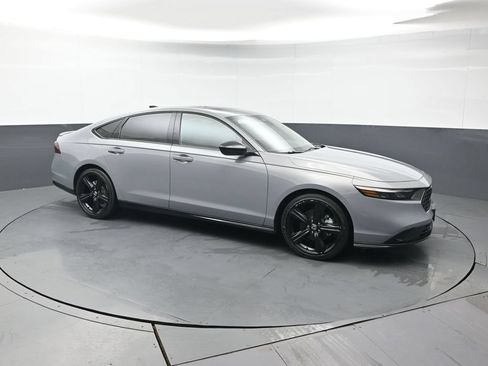 Used 2024 Honda Accord Sport image 8