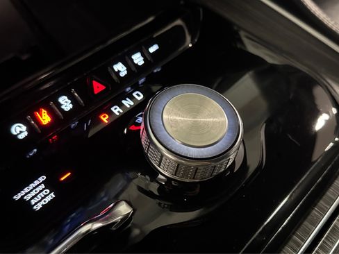 Used 2024 Jeep Wagoneer Series II w/ Flexible Seating Group image 37