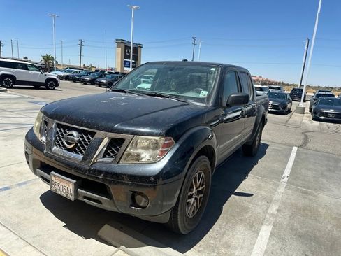 Used 2016 Nissan Frontier SV RWD image 1