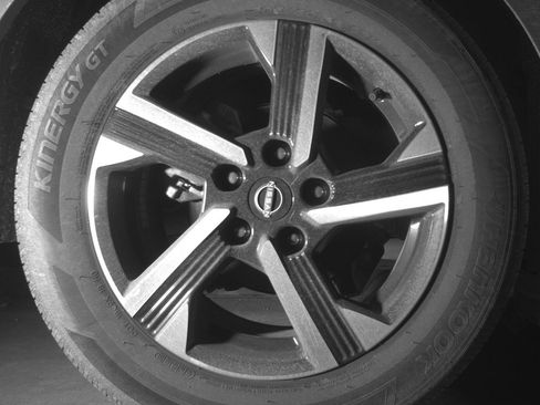 Used 2025 Nissan Sentra SV FWD image 15