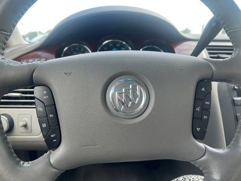 Used 2007 Buick Lucerne CXL w/ Luxury Package FWD image 22