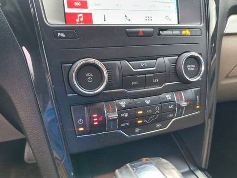 Used 2018 Ford Explorer XLT w/ Equipment Group 202A image 23