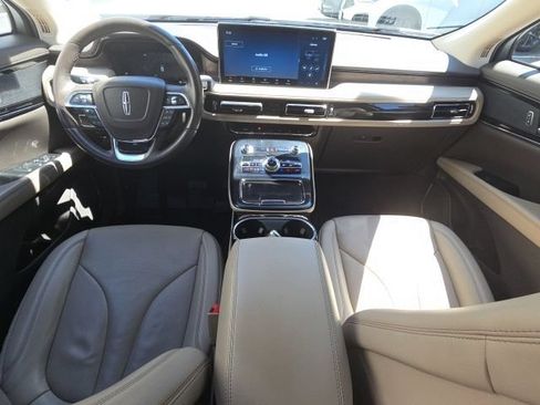 Used 2022 Lincoln Nautilus Reserve AWD/4WD image 13