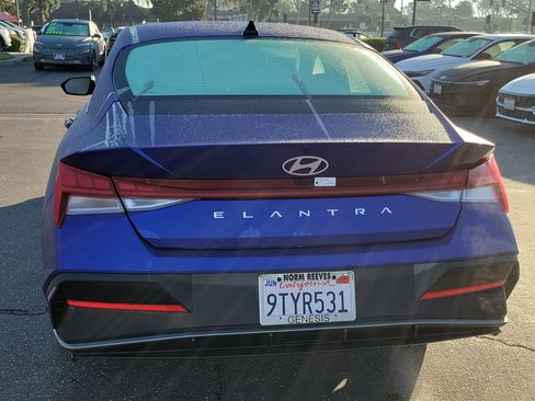 Certified 2025 Hyundai Elantra SEL image 24