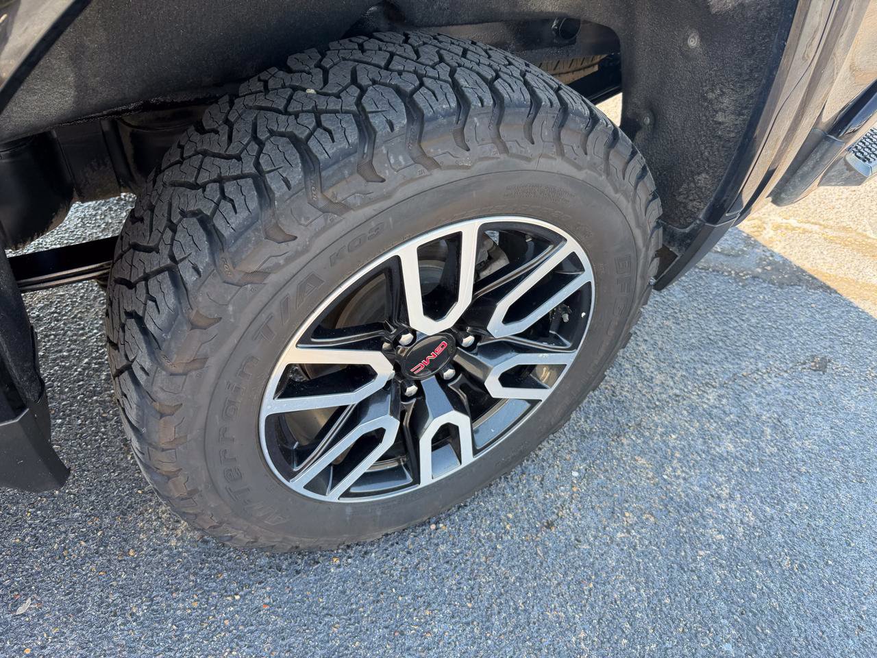 Used 2019 GMC Sierra 1500 AT4 w/ AT4 Premium Package AWD/4WD image 9