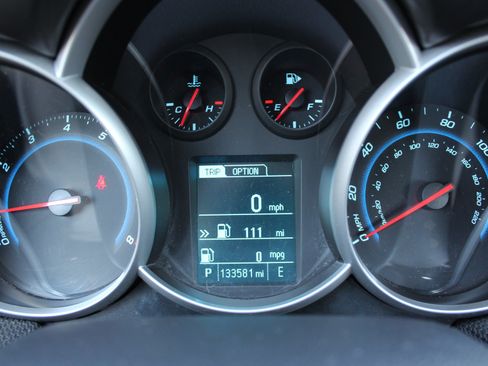 Used 2014 Chevrolet Cruze LT FWD image 19