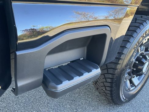 Used 2024 Ford F250 Lariat w/ Sport Appearance Package image 17