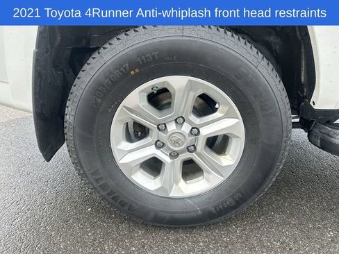 Used 2021 Toyota 4Runner SR5 Premium w/ Moonroof Package AWD/4WD image 18