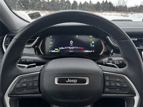 Used 2023 Jeep Grand Cherokee 4WD 4xe image 23