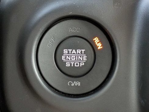 Used 2023 Jeep Wrangler Unlimited Sahara w/ Cold Weather Group AWD/4WD image 30