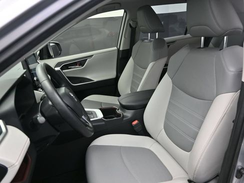 Used 2025 Toyota RAV4 Limited w/ Advanced Technology Package AWD/4WD image 17