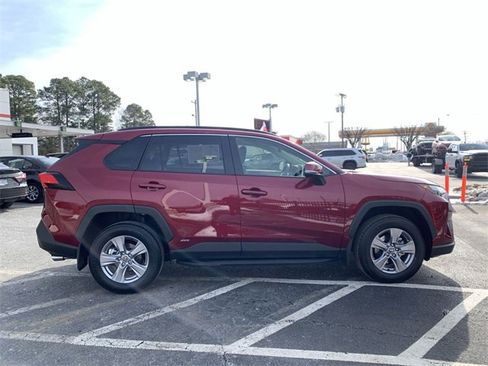 Used 2025 Toyota RAV4 LE image 9